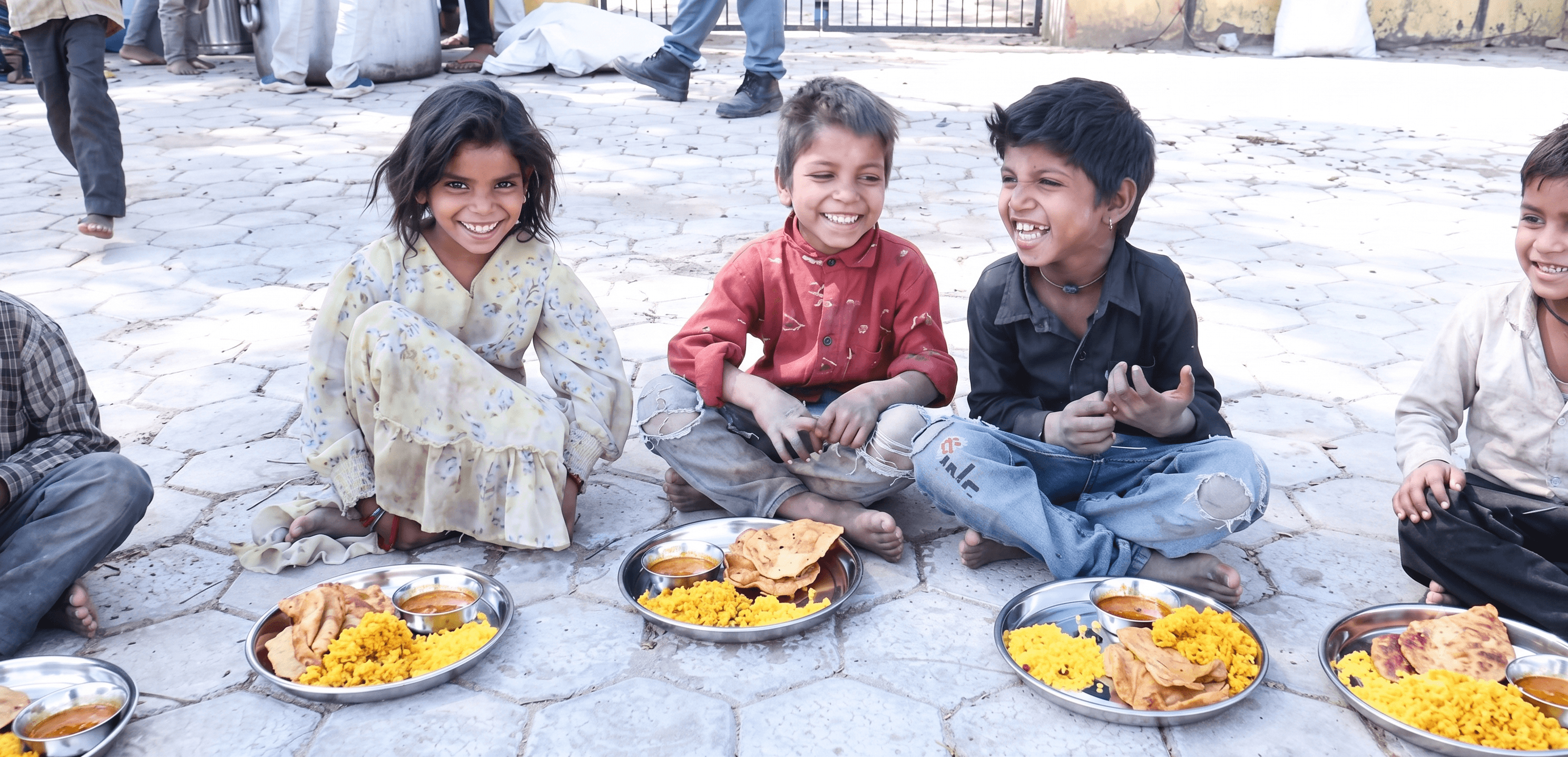 Rakvih Foundation volunteers in action